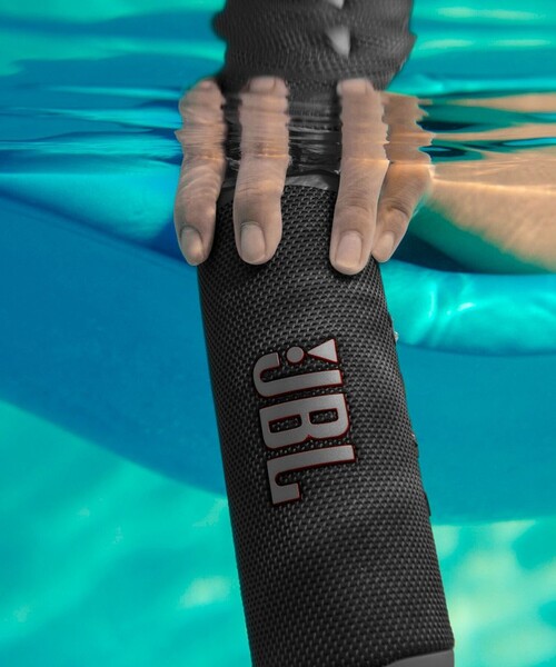 JBL（ジェイビーエル）の「JBL/ジェービーエル JBL FLIP6（スピーカー・メンズ・ブラック/ブルー/レッド/ホワイト/ピンク/カモフラージュ・ONE SIZE）」の3枚目の写真