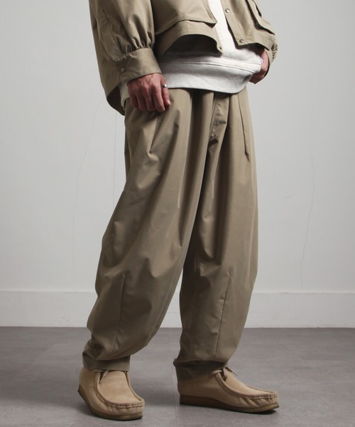 UNCORD（アンコード）の「【UNCORD】BALLOON WIDE LOOSER PANTS/バルーンワイドルーザーパンツ（スラックス・メンズ・ブラック/カーキ/ベージュ・LARGE/X-LARGE/MEDIUM）」の3枚目の写真
