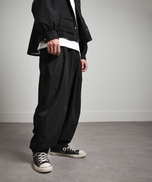 UNCORD（アンコード）の「【UNCORD】BALLOON WIDE LOOSER PANTS/バルーンワイドルーザーパンツ（スラックス・メンズ・ブラック/カーキ/ベージュ・LARGE/X-LARGE/MEDIUM）」の4枚目の写真