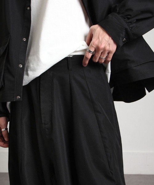 UNCORD（アンコード）の「【UNCORD】BALLOON WIDE LOOSER PANTS/バルーンワイドルーザーパンツ（スラックス・メンズ・ブラック/カーキ/ベージュ・LARGE/X-LARGE/MEDIUM）」の6枚目の写真