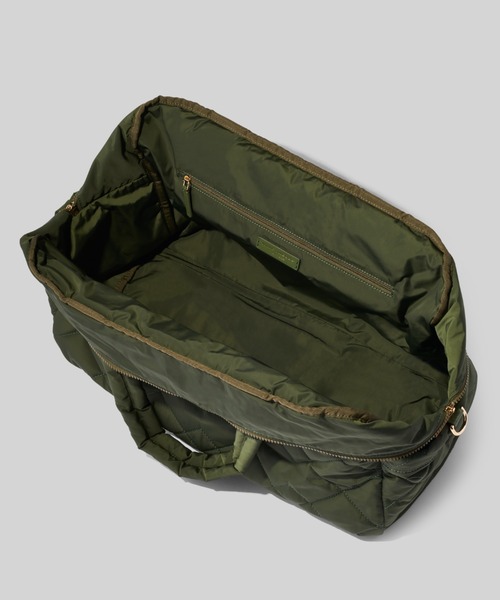 MARC JACOBS(マークジェイコブス)の「【オンライン限定】QUILTED NYLON LARGE WEEKENDER/キルテッド ナイロン ラージ ウィークエンダー(ボストンバッグ・レディース・グリーン系その他・ONE SIZE)」の5枚目の写真