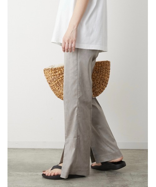 LA PEAU DE GEM（ラポドゥジェム）の「【LA PEAU DE GEM】スエードセミフレアパンツ（その他パンツ・レディース・ダークブラウン/グレー・S/M）」の10枚目の写真