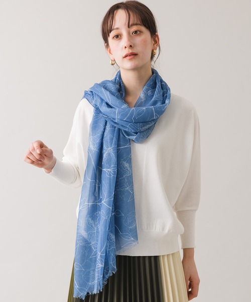 KATHARINE ROSS(キャサリンロス)の「【KATHARINE ROSS】ボタニカル柄/リーフ柄 再生ポリエステルストール WEB限定(ストール/ショール・レディース・ネイビー/グレー/ホワイト/ベージュ/ブルー・MEDIUM)」の5枚目の写真