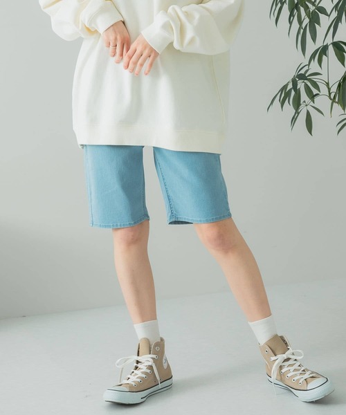HEYUMM(ヘユム)の「ストレッチバイカーショーツデニム(デニムパンツ・レディース・ライトベージュ/ライトインディゴブルー/ブラック・ONE)」の13枚目の写真