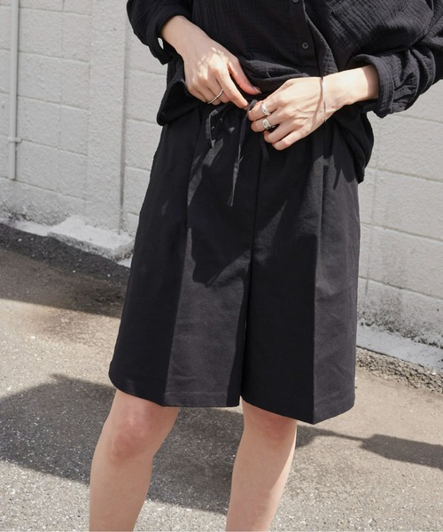 Auntie Rosa Holiday(アンティローザホリデー)の「※入荷禁止※レーヨン麻イージーショーツ(セットアップ対応)(その他パンツ・レディース・ベージュ/ブラック/グリーン/ピンク・FREE)」の2枚目の写真