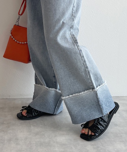 w closet（ダブルクローゼット）の「ギャザーリボンフラットサンダル（サンダル・レディース・ホワイト/ブラック/ブルー・M/L）」の12枚目の写真