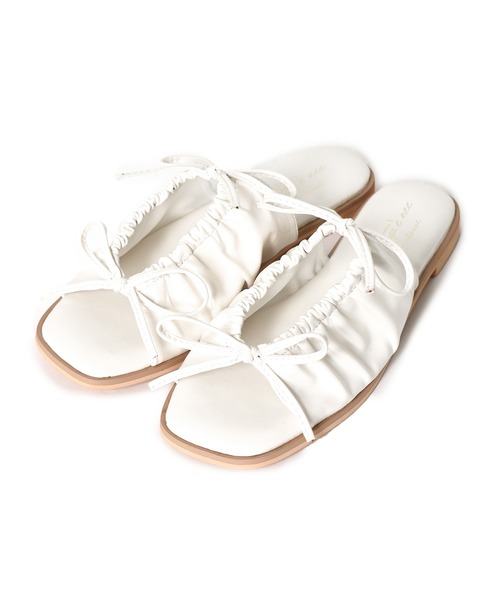 w closet（ダブルクローゼット）の「ギャザーリボンフラットサンダル（サンダル・レディース・ホワイト/ブラック/ブルー・M/L）」の5枚目の写真