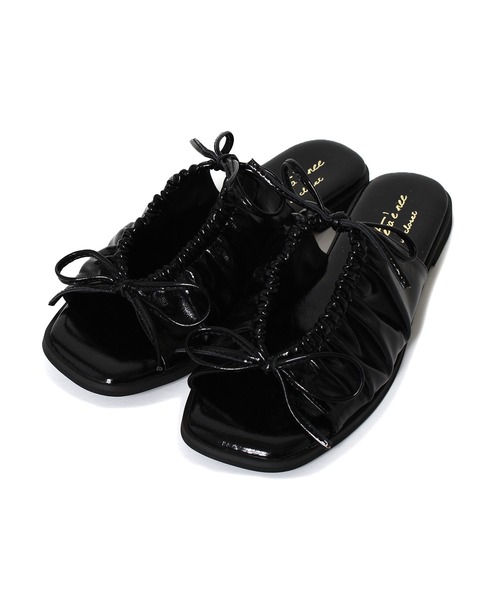 w closet（ダブルクローゼット）の「ギャザーリボンフラットサンダル（サンダル・レディース・ホワイト/ブラック/ブルー・M/L）」の13枚目の写真