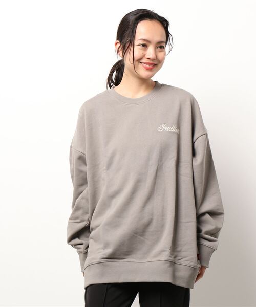 INDIAN(インディアン)の「★INDIAN★刺繍+フロッキー オーバーサイズトレーナー(スウェット・レディース・ブラック/オフホワイト/ブルーグレー/グレイッシュベージュ/グリーン・LARGE/MEDIUM)」の4枚目の写真