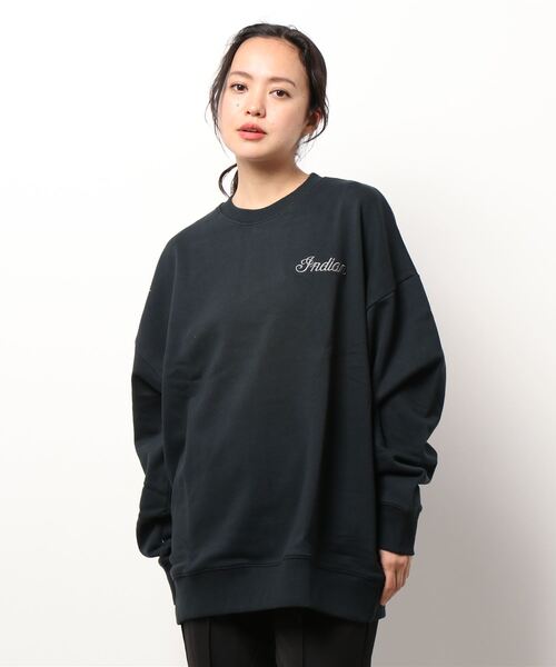 INDIAN(インディアン)の「★INDIAN★刺繍+フロッキー オーバーサイズトレーナー(スウェット・レディース・ブラック/オフホワイト/ブルーグレー/グレイッシュベージュ/グリーン・LARGE/MEDIUM)」の2枚目の写真