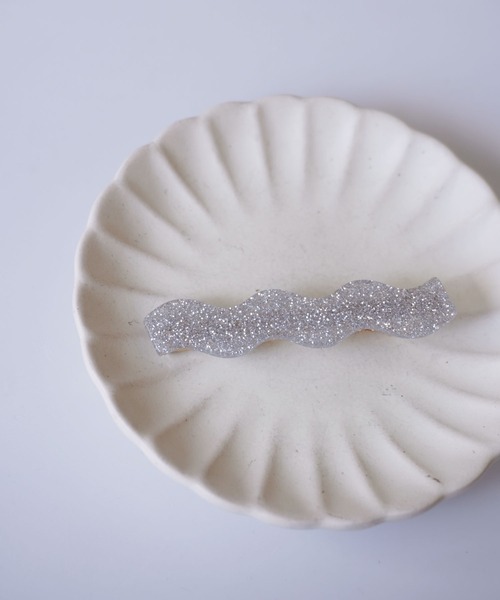 ammy.（エイミードット）の「【 ammy. / エイミードット 】 オーロラ ニュアンス 原色 カラー なみなみ ヘアピン（ヘアピン・レディース・ホワイト/ブラック/ライトグリーン/エメラルド/クリアブラウン/ワインレッド/ブラウン/ベージュ/ブラウン系その他/その他1/その他2/その他3/その他4・FREE）」の11枚目の写真