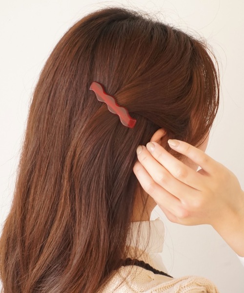 ammy.（エイミードット）の「【 ammy. / エイミードット 】 オーロラ ニュアンス 原色 カラー なみなみ ヘアピン（ヘアピン・レディース・ホワイト/ブラック/ライトグリーン/エメラルド/クリアブラウン/ワインレッド/ブラウン/ベージュ/ブラウン系その他/その他1/その他2/その他3/その他4・FREE）」の9枚目の写真