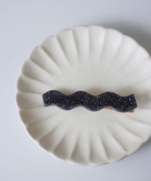 ammy.（エイミードット）の「【 ammy. / エイミードット 】 オーロラ ニュアンス 原色 カラー なみなみ ヘアピン（ヘアピン・レディース・ホワイト/ブラック/ライトグリーン/エメラルド/クリアブラウン/ワインレッド/ブラウン/ベージュ/ブラウン系その他/その他1/その他2/その他3/その他4・FREE）」の14枚目の写真