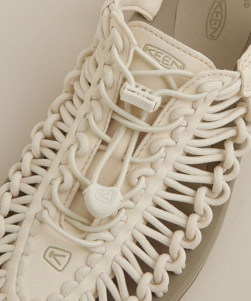 KEEN（キーン）の「KEEN/UNEEK サンダル（サンダル・レディース・オフホワイト/ブラック・23/25/24）」の9枚目の写真
