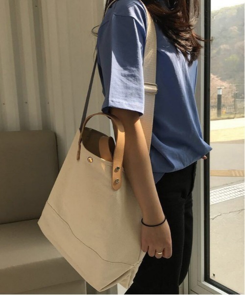 gossip！ロサンゼルス（ゴシップロサンゼルス）の「2WAY.キャンバスショルダーバッグ/トートバッグ（トートバッグ・レディース・オフホワイト・FREE）」の9枚目の写真