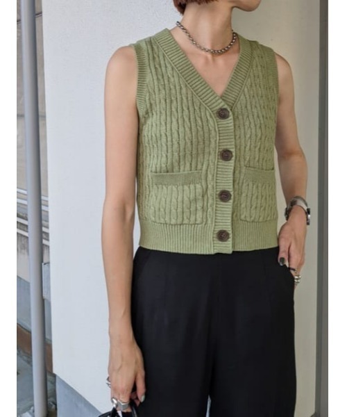 MOUSSY（マウジー）の「CABLE KNIT ベスト（ベスト・レディース・レッド/ライトカーキ/ブラック/ライトベージュ・FREE）」の21枚目の写真