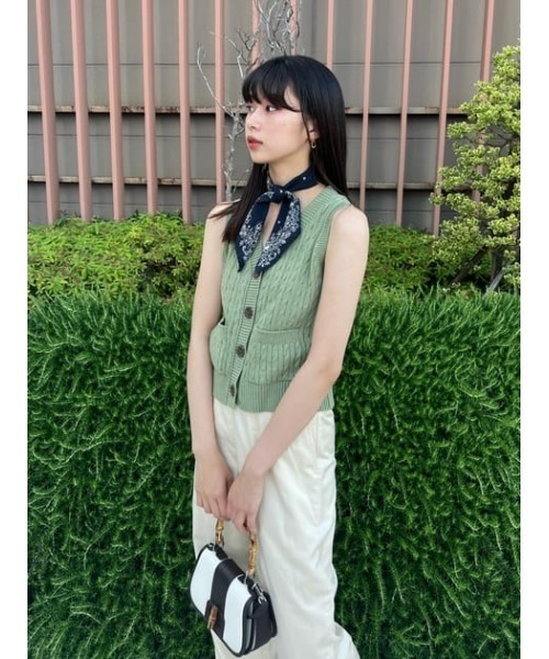 MOUSSY（マウジー）の「CABLE KNIT ベスト（ベスト・レディース・レッド/ライトカーキ/ブラック/ライトベージュ・FREE）」の22枚目の写真