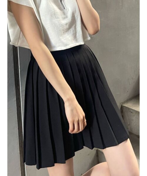 EMODA（エモダ）の「プリーツミニスカート（スカート・レディース・ブラック/ベージュ/グレー・SMALL/MEDIUM）」の2枚目の写真