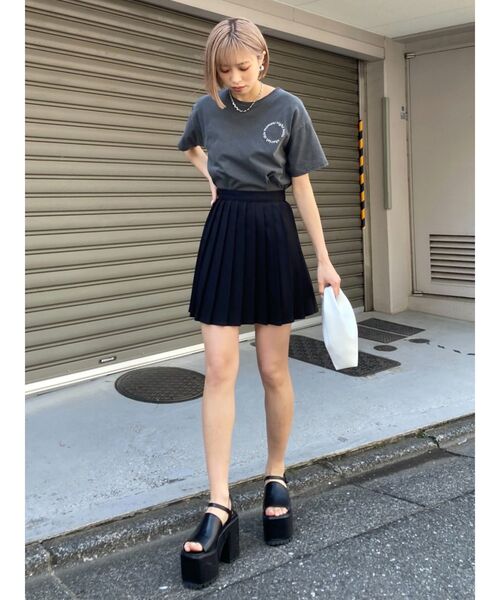 EMODA（エモダ）の「プリーツミニスカート（スカート・レディース・ブラック/ベージュ/グレー・SMALL/MEDIUM）」の5枚目の写真