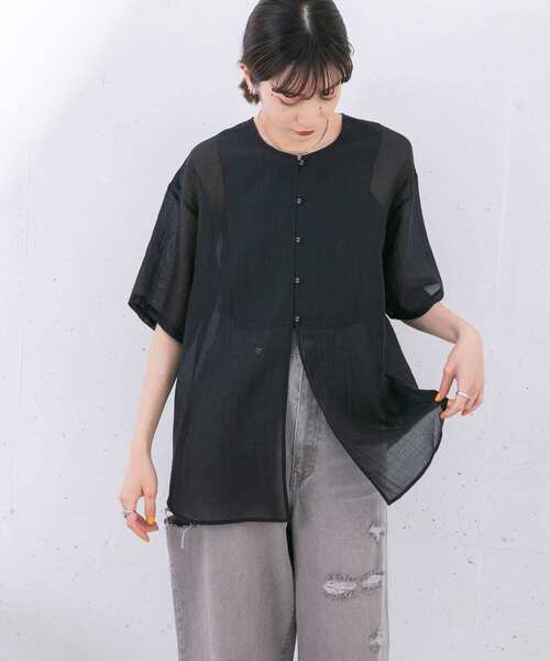 KBF(ケイビーエフ)の「フロントデザインシアーシャツ(シャツ/ブラウス・レディース・アイボリー/ライトブルー/ブラック・ONE)」の4枚目の写真