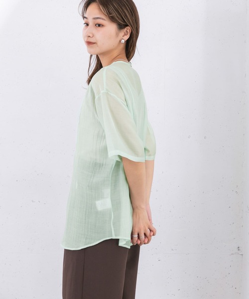 KBF(ケイビーエフ)の「フロントデザインシアーシャツ(シャツ/ブラウス・レディース・アイボリー/ライトブルー/ブラック・ONE)」の13枚目の写真