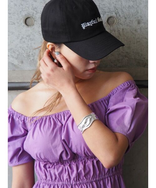 EVRIS（エヴリス）の「WIDE DEFORMATION ブレスレット（ブレスレット・レディース・シルバー/ゴールド・FREE）」の2枚目の写真