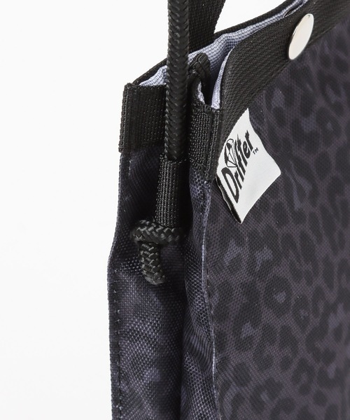 LEPSIM(レプシィム)の「【Drifterコラボ】ショルダーポーチ 294381(ショルダーバッグ・レディース・ゼブラ/レオパード/ブラック系その他・ONE SIZE)」の17枚目の写真