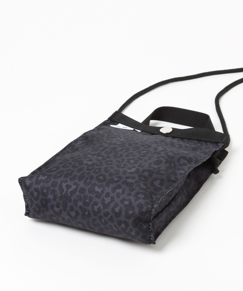 LEPSIM(レプシィム)の「【Drifterコラボ】ショルダーポーチ 294381(ショルダーバッグ・レディース・ゼブラ/レオパード/ブラック系その他・ONE SIZE)」の19枚目の写真