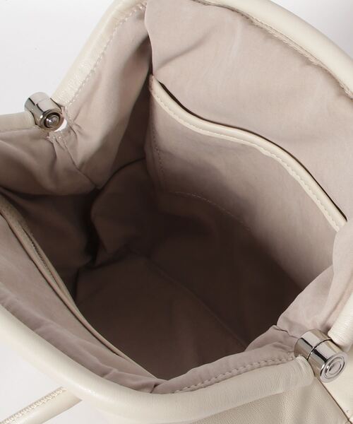 ADD CULUMN(アドカラム)の「ADD CULUMN(アドカラム) PUFF-CLASP/口金バック(ボストンバッグ・レディース・ブラック/アイボリー/ラベンダー・F)」の14枚目の写真