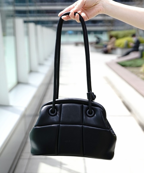 ADD CULUMN(アドカラム)の「ADD CULUMN(アドカラム) PUFF-CLASP/口金バック(ボストンバッグ・レディース・ブラック/アイボリー/ラベンダー・F)」の8枚目の写真