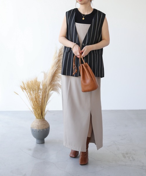 frames RAY CASSIN（フレームスレイカズン）の「WEB限定 スリット入りキャミワンピース（ワンピース・レディース・ブラック/ベージュ/キャメル・FREE）」の14枚目の写真