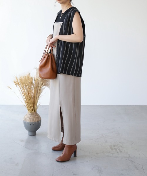 frames RAY CASSIN（フレームスレイカズン）の「WEB限定 スリット入りキャミワンピース（ワンピース・レディース・ブラック/ベージュ/キャメル・FREE）」の16枚目の写真