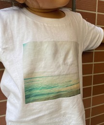 cuorequal（クオレコール）の「【親子でリンクコーデ可能】海フォトプリント半袖Tシャツ／キッズ＆ベビー（Tシャツ/カットソー）」
