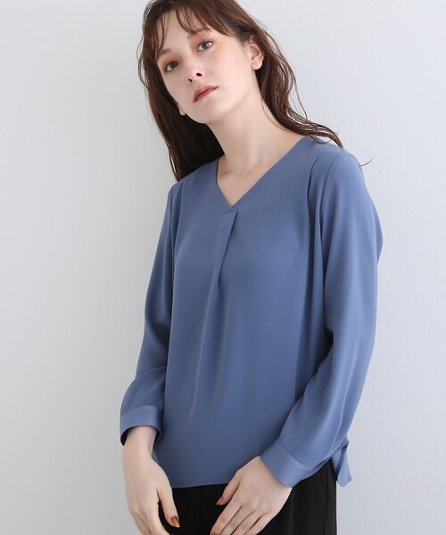 INDIVI（インディヴィ）の「【洗える/UVケア/吸水速乾】Vネックブラウス（シャツ/ブラウス・レディース・オフホワイト/ベージュ系その他2/レモンイエロー/ネイビー/ライトパープル/ブルー系5/アイボリー・05/13/19/36/40/03/12/15 /34/38/42）」の5枚目の写真