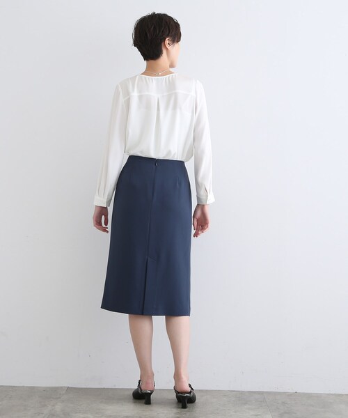 INDIVI（インディヴィ）の「【洗える/UVケア/吸水速乾】Vネックブラウス（シャツ/ブラウス・レディース・オフホワイト/ベージュ系その他2/レモンイエロー/ネイビー/ライトパープル/ブルー系5/アイボリー・05/13/19/36/40/03/12/15 /34/38/42）」の17枚目の写真