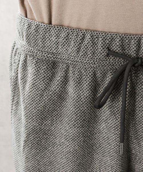 NAVY(ネイビー)の「RUN DENIM ウエストゴムワッフルジョガーパンツ(その他パンツ・メンズ・ブラック/チャコール・M/L)」の7枚目の写真
