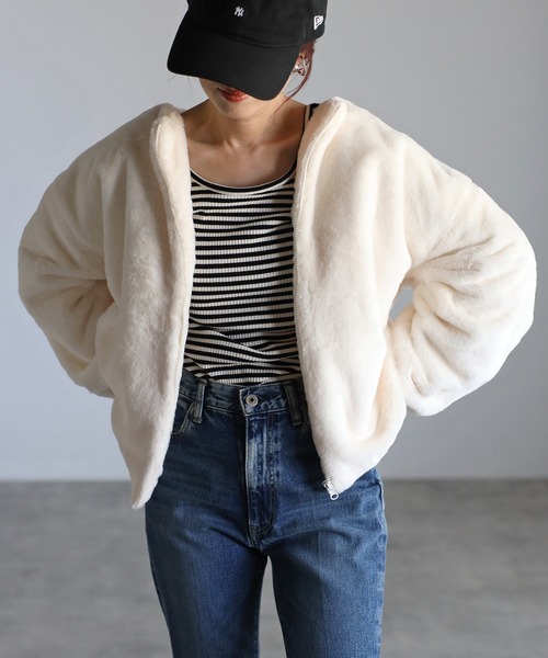 Fizz（フィズ）の「フェイクファーノーカラージャケット（ノーカラージャケット・レディース・グレイッシュベージュ/ピンクベージュ/ブラック/アイボリー/モカ/サックスブルー・M/L）」の2枚目の写真