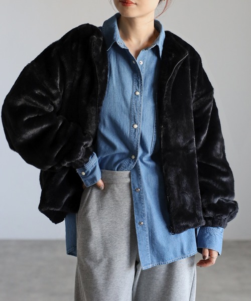 Fizz（フィズ）の「フェイクファーノーカラージャケット（ノーカラージャケット・レディース・グレイッシュベージュ/ピンクベージュ/ブラック/アイボリー/モカ/サックスブルー・M/L）」の3枚目の写真