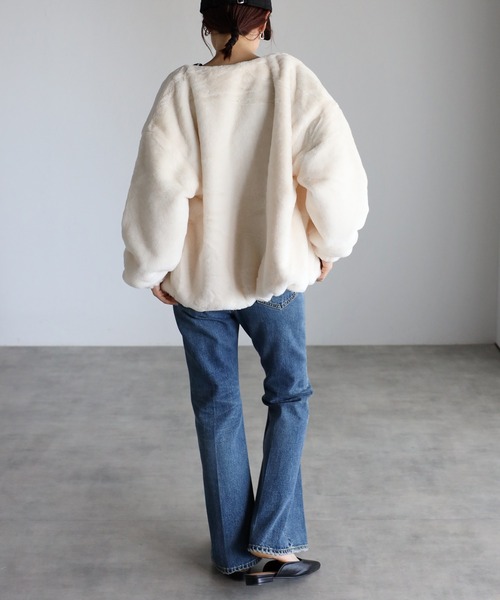 Fizz（フィズ）の「フェイクファーノーカラージャケット（ノーカラージャケット・レディース・グレイッシュベージュ/ピンクベージュ/ブラック/アイボリー/モカ/サックスブルー・M/L）」の12枚目の写真