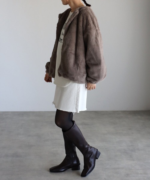 Fizz（フィズ）の「フェイクファーノーカラージャケット（ノーカラージャケット・レディース・グレイッシュベージュ/ピンクベージュ/ブラック/アイボリー/モカ/サックスブルー・M/L）」の21枚目の写真