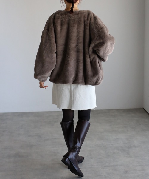 Fizz（フィズ）の「フェイクファーノーカラージャケット（ノーカラージャケット・レディース・グレイッシュベージュ/ピンクベージュ/ブラック/アイボリー/モカ/サックスブルー・M/L）」の22枚目の写真