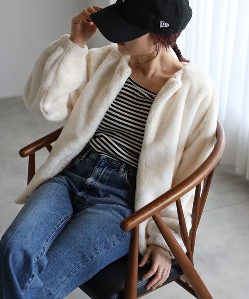 Fizz（フィズ）の「フェイクファーノーカラージャケット（ノーカラージャケット・レディース・グレイッシュベージュ/ピンクベージュ/ブラック/アイボリー/モカ/サックスブルー・M/L）」の16枚目の写真