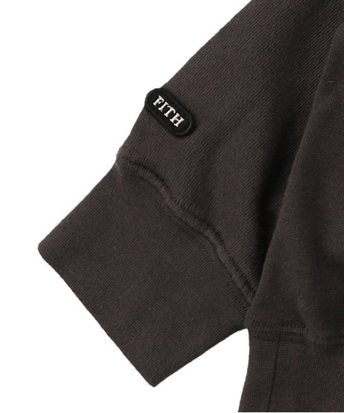 FITH(フィス)の「エアリー裏毛 ワイド 長袖スウェット(スウェット・キッズ・ホワイト/チャコールグレー・80/90/100/110/120)」の4枚目の写真