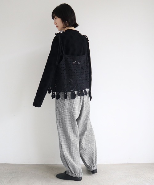 l'atelier du savon(アトリエドサボン)の「●C/Acかぎ針風 Mug cup刺繍キャミ(ベスト・レディース・ブラック/ホワイト/グリーン・FREE)」の6枚目の写真