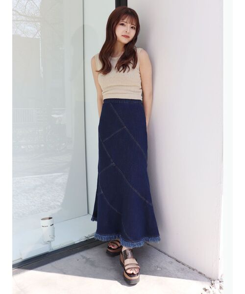 MURUA(ムルーア)の「エスカルゴデニムマーメイドスカート(デニムスカート・レディース・アイボリー/インディゴブルー・1/2)」の18枚目の写真