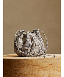 Banana Republic | Pietra バケットレザーバッグ(ショルダーバッグ)