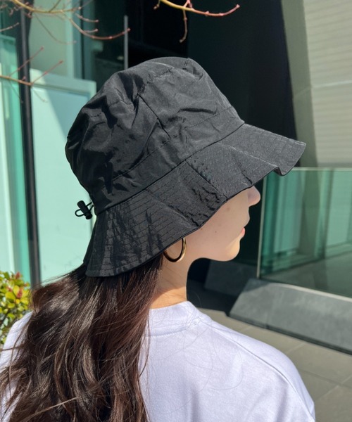 CLEA（クレア）の「UVカット/撥水パッカブルサファリハット（ハット・レディース・チャコールグレー/カーキ/ブラック/ベージュ・FREE）」の2枚目の写真