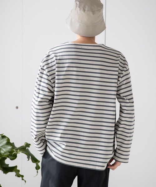 LAKOLE(ラコレ)の「バスクボーダーロングTシャツ / 179767(Tシャツ/カットソー・メンズ・ダークブルー/ラベンダー/アイボリー・MEDIUM/LARGE)」の5枚目の写真