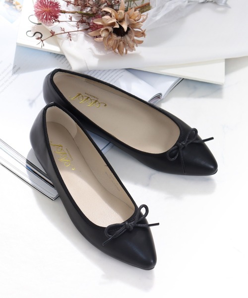 AAA+(サンエープラス)の「AAA+Feminine / ポインテッドトゥフラットバレエパンプス(パンプス・レディース・ブラック系その他2/ブラック系その他/ブラック/ベージュ・L/SS/S/M/LL/3L)」の2枚目の写真