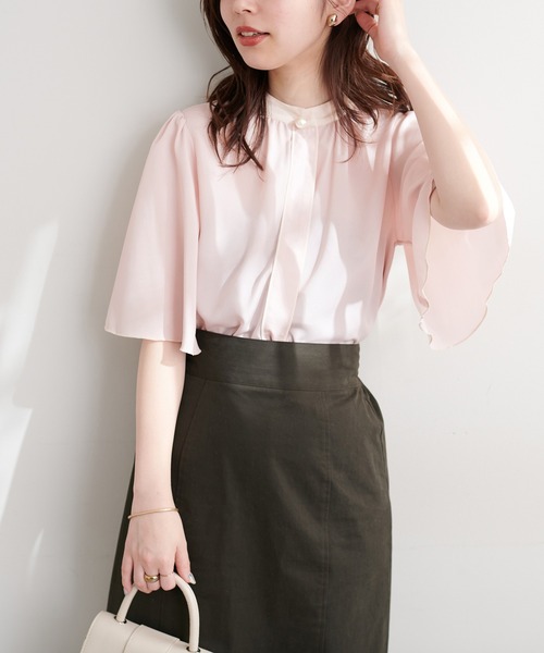 natural couture（ナチュラルクチュール）の「新色追加/WEB限定/パール釦ポイントカラーフレア５分袖ブラウス（シャツ/ブラウス・レディース・ネイビー/ベージュ系その他/サックスブルー/ピンク/オフホワイト/ピンクベージュ/ドット/グリーン・FREE）」の6枚目の写真